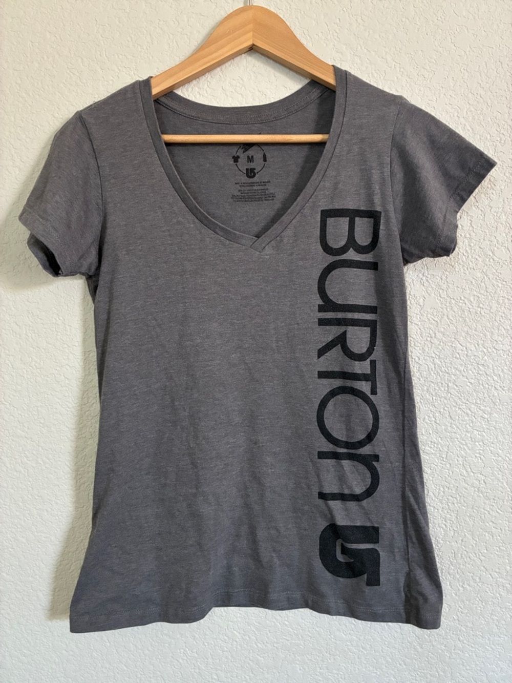 Burton v-neck t-shirt